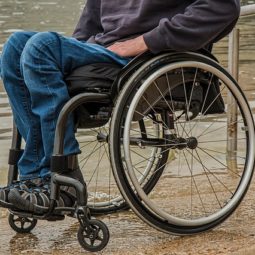 Invalidny vozik ilustracne pixabay.jpg