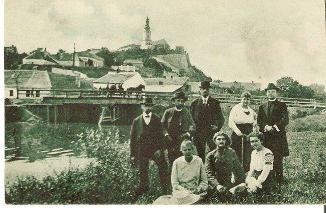 Nitra rieka hrad 1927 klub priatelov starej nitry.jpg