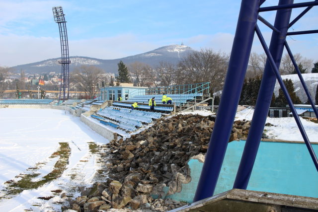 Rekonštrukcia futbalového štadióna