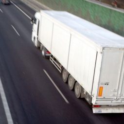Kamióny, nákladné autá