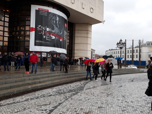 Zhromaždenie na Svätoplukovom námestí