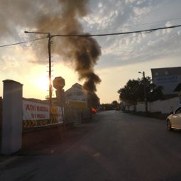 Požiar auta na Čermáni