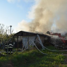 požiar chatky cabajská nitra hasici