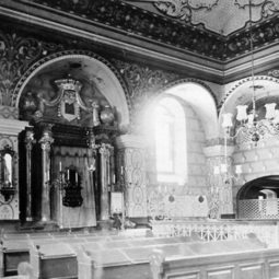 Foto1 synagoga interier 1.jpg