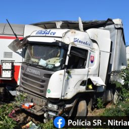 Dopravna nehoda vlak kamion krskany nitra policia 3.jpg