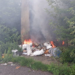 Palenie odpadu mestska policia nitra hviezdoslavova 1.jpg