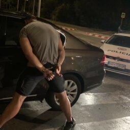 Policia drogy muz nitra soporna 2.jpg
