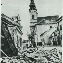 Foto 4 piaristicky kostol bombardovanie.jpg