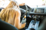 Opitá žena alkohol za volantom polícia