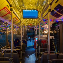 Vianocny autobus mhd nitra 2.jpg