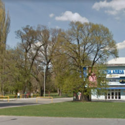 Stadion hokej arena nitra pomoc posilovy spoj mhd autobus.jpg