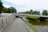 Chrenovsky most podjazd cyklotrasa voda povoden.png
