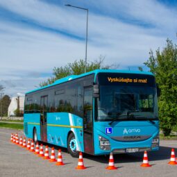 2025_05_07_arriva_autobus na skusobnom parkovisku.jpg