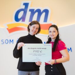 Dm predajna levice hrzntl.jpg