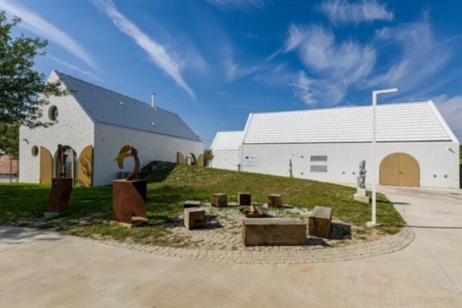 Vinarstvo s dvor 530x367 c.jpg