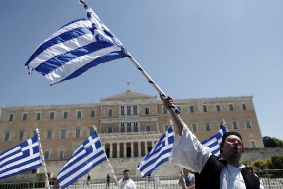 Grécko prepustí 15 tisíc štátnych zamestnancov