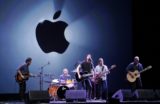 Apple sa vyhýba plateniu daní v USA, peniaze presúva do Írska