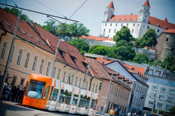 Takmer 60 % dochádzajúcich zamestnancov pracuje v Bratislave