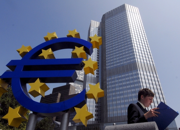 ECB je pripravená zaviesť negatívne depozitné sadzby