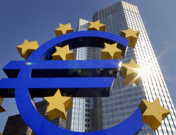 Ekonomika/48/ECB znizila uroky historicke minimum
