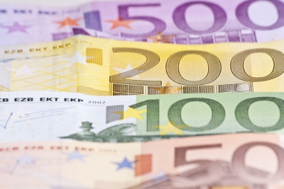 Priemerná mesačná mzda v roku 2013 bola 824 eur