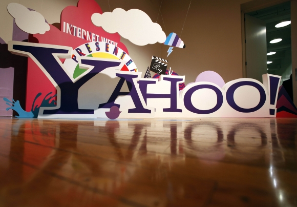 Príjmy firmy Yahoo v treťom kvartáli mierne rástli