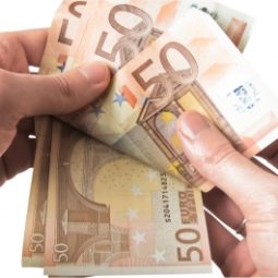 Povinnosť platiť preddavky môžete mať aj pri dani nižšej ako 2 500 eur