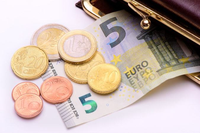 Minimálna mzda, euro, peniaze