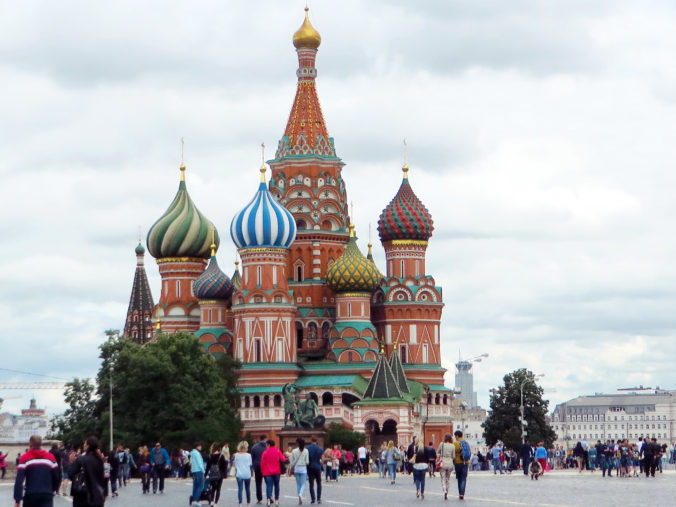 Full view of moscow cathedral russia.jpg