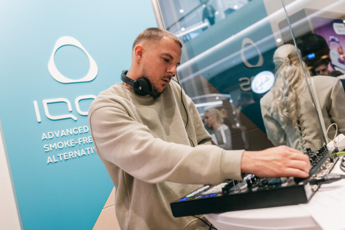 Dj chingy_iqos butik_sita.jpg