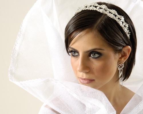 Bridal hairstyles for short hair with tiara.jpg