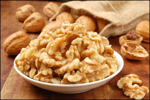 Delicious walnut kernel in a white bowl.jpg