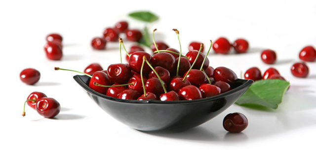 Cherriesinbowl 735 350.jpg