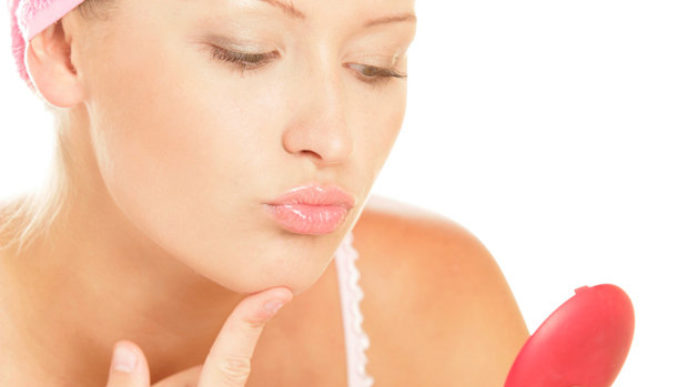 Header_image_main_article_ _how_to_get_rid_of_blackheads_naturally.jpg