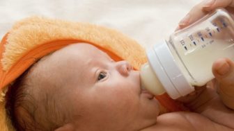 Miminko_lahev_krmeni_istock_000010429705medium.jpg