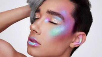 První mužský mluvčí covergirl James Charles 5.jpg
