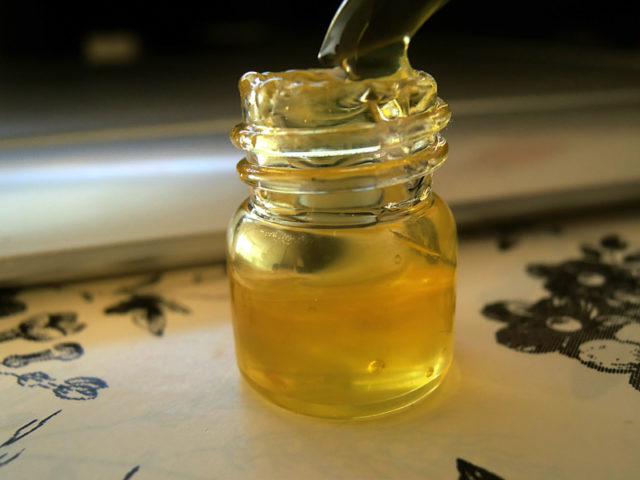 Co2 extraction oil.jpg