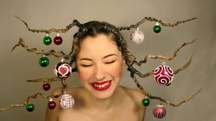 Creative christmas hairstyles 17 58468cdf8f9b9__605.jpg