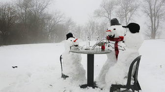 Creative snowman ideas 53 5853f730a0fda__605.jpg