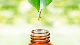 Tea tree oil1.jpg