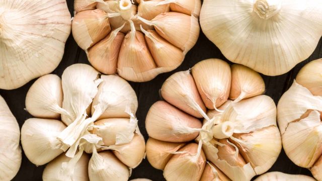 Garlic cloves raw natural remedy high blood pressure hypertension.jpg