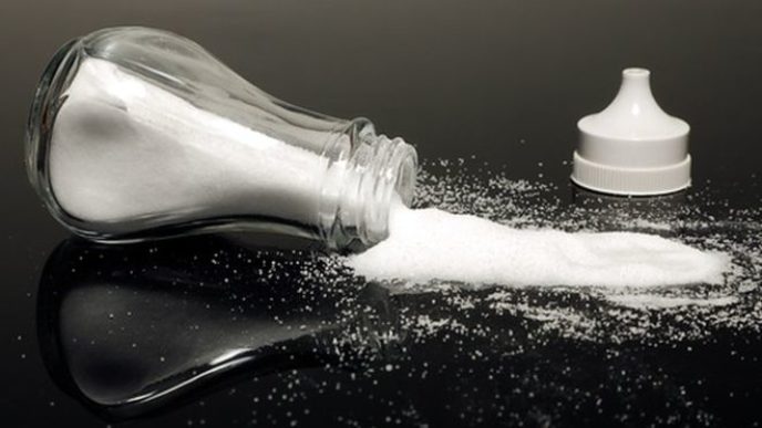 88891941_c0246097 salt_cellar spl.jpg