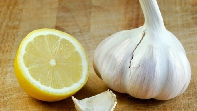 Léčba česnekem a citronem.jpg