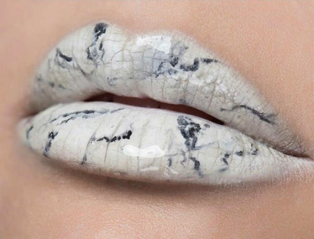 Marble lips makeup art 3 5902fe996d680__700.jpg