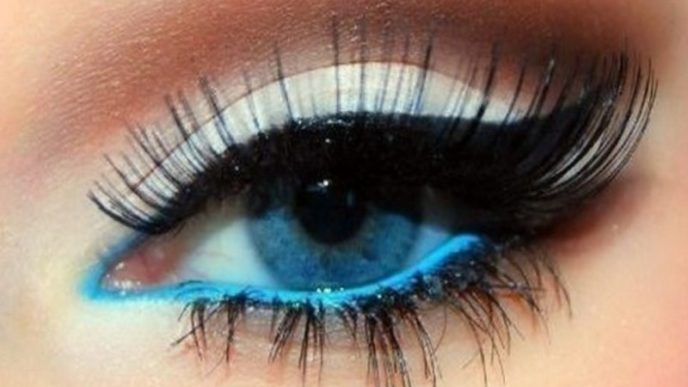 Sexy make up pro modré oči.jpg