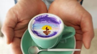 Artistic barista from korea who draws art on coffee 5912bec489f0b__700.jpg