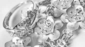 Silver jewelry 1442427540 600x360.jpg