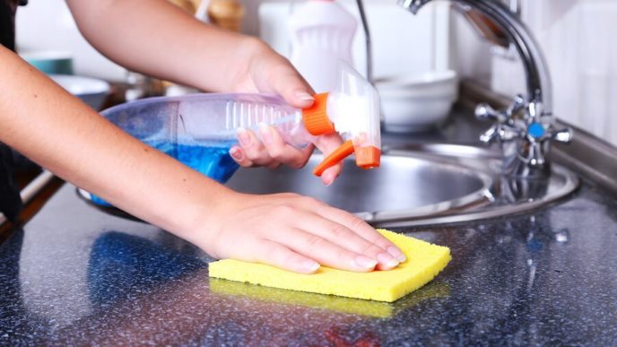 Cleaning kitchen 900x600.jpg