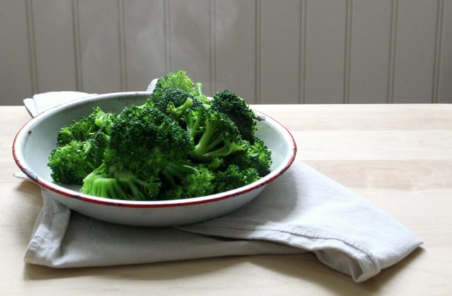 Steaming broccoli.jpg