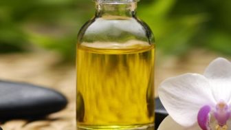 Castor oil for skin.jpg